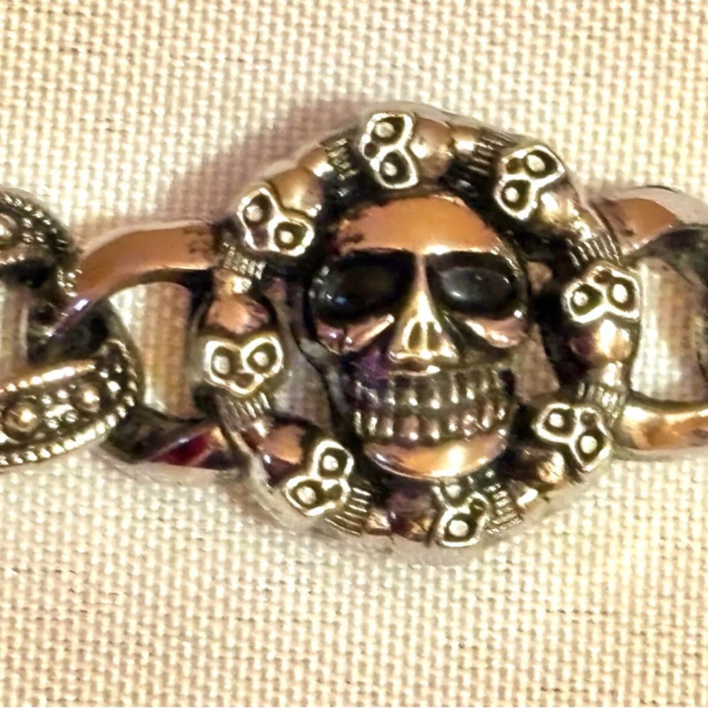 SOLD-Metal Bracelet Skulls 8” Goth Jewelry - Picture 5 of 7